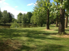 Barillé - 3 Bed Gite, Fishing Lake, Tennis Court, Swimming Pool